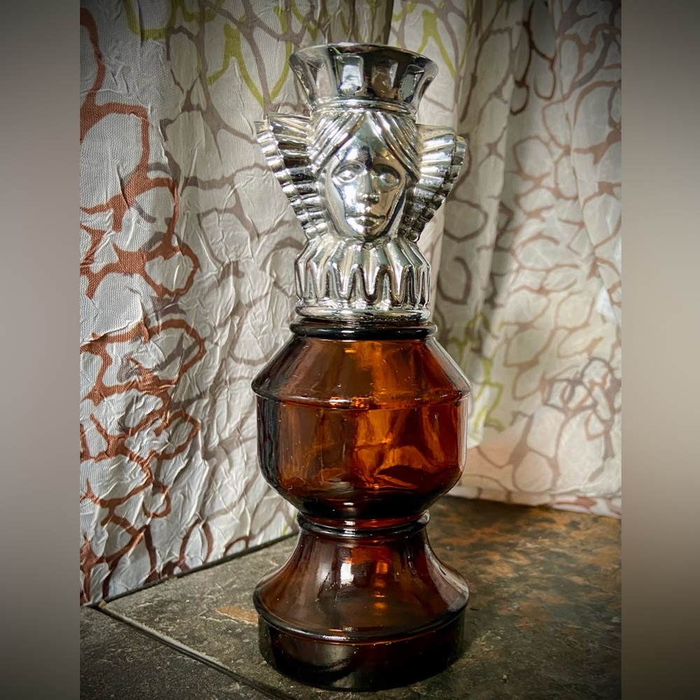 Vtg. Queen with Amber colored glass. Avon Collectible/Art Sculpture from the 70s